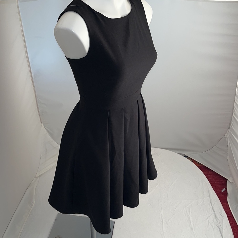 Kate Spade crepe bow back formal cocktail dress black 00 - Picture 4 of 11